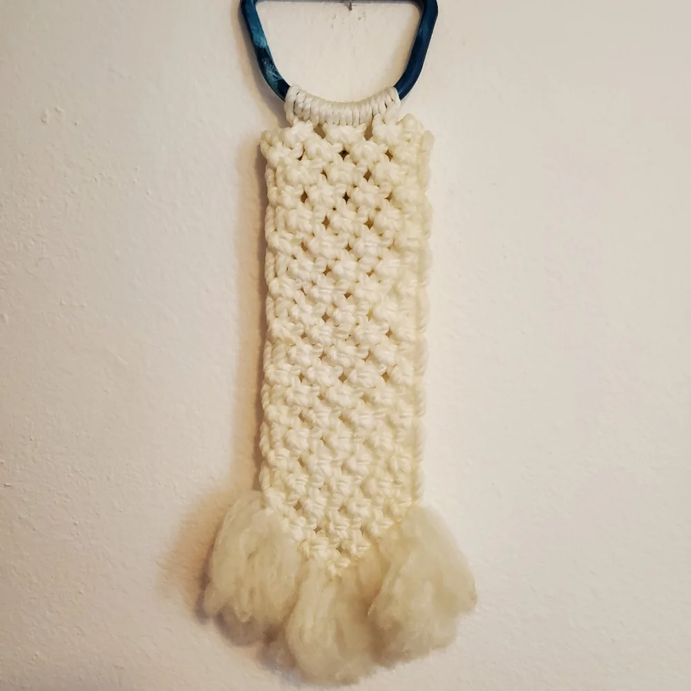 Vintage Wall Hanging Macrame W/ Blue Rose Beaded Towel Holder Decor Ivory Cream